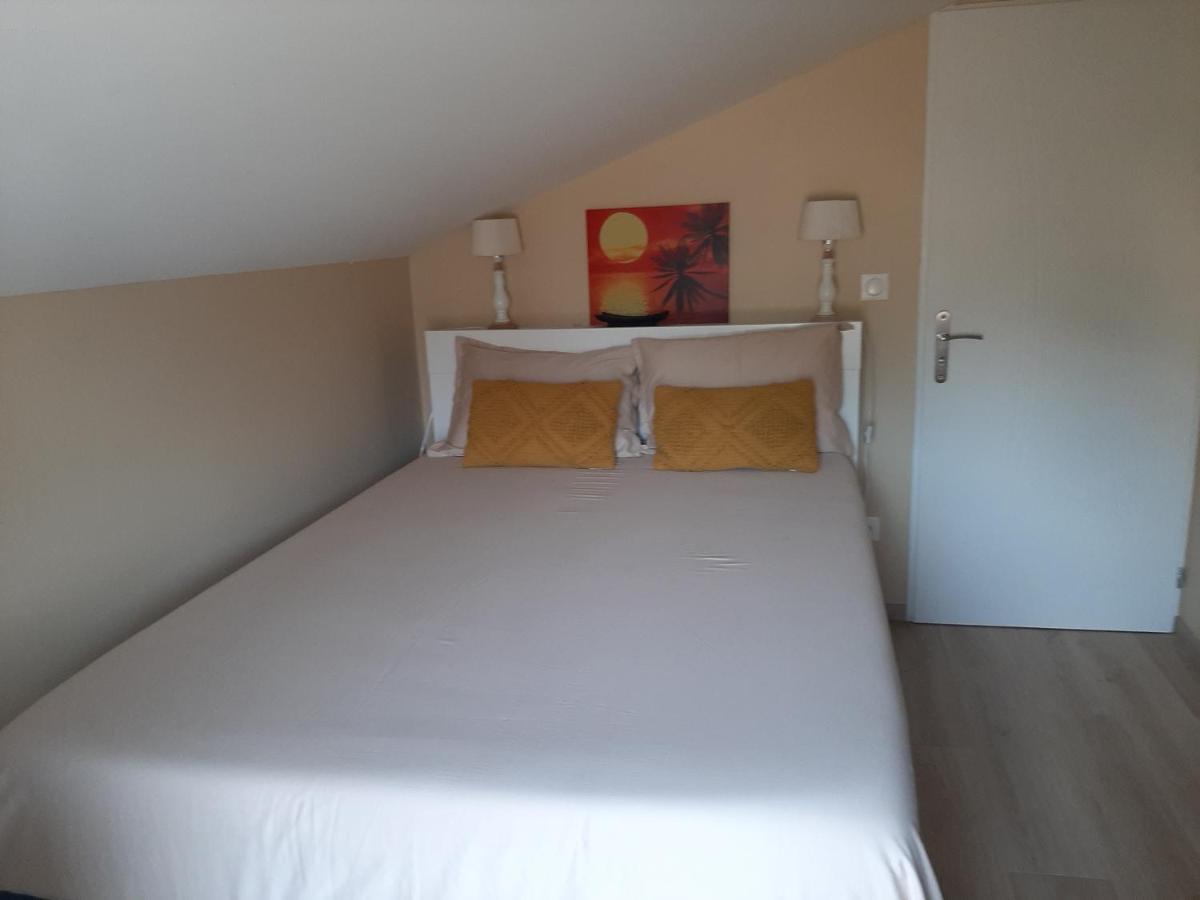 Superbe appartement dans résidence privée au calme Amplepuis Esterno foto